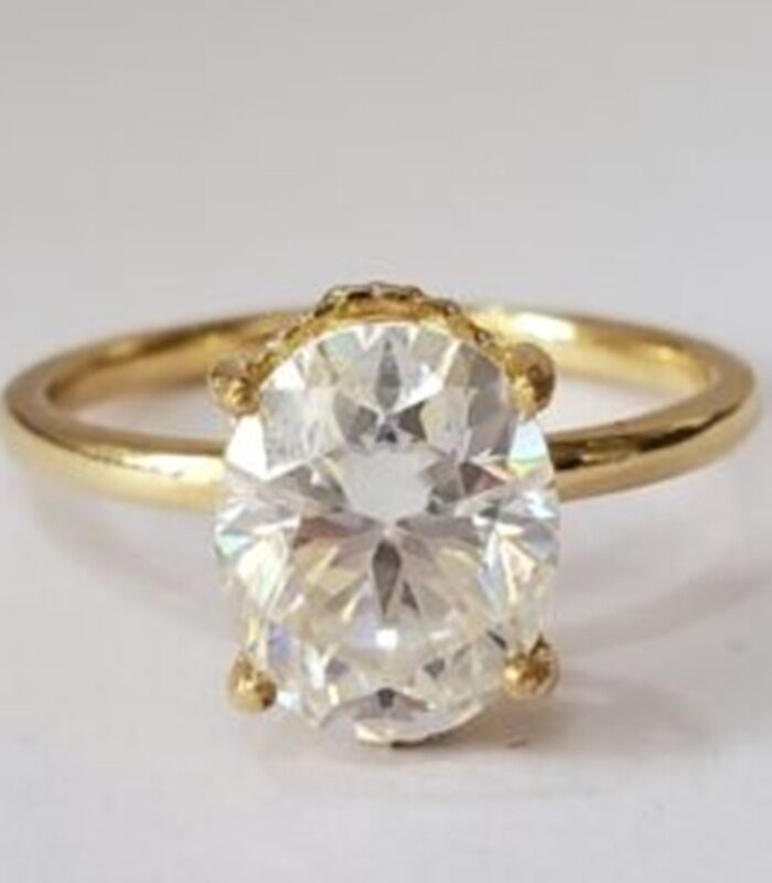 3ct oval VVS1 Moissanite center stone plain 18kt yellow gold