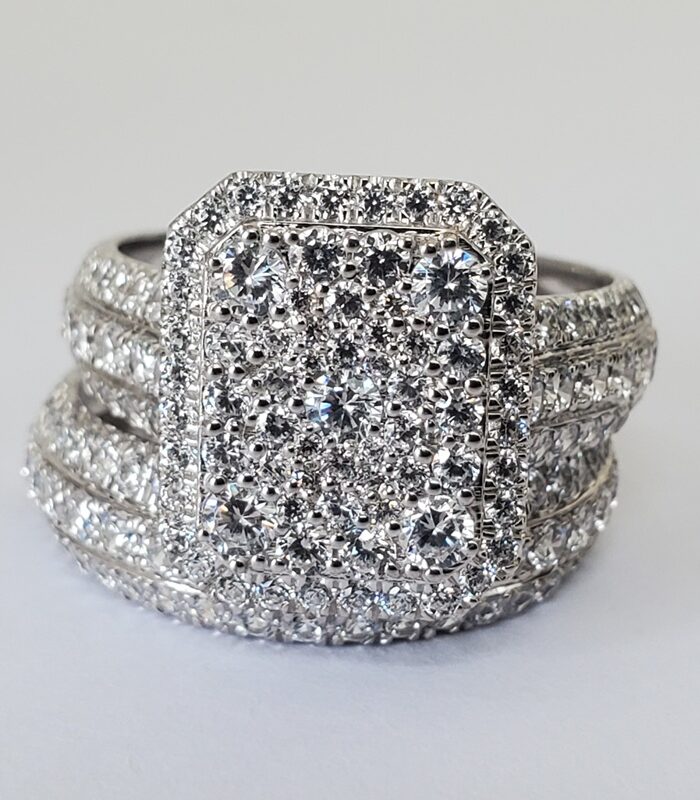 RADIANT CLUSTERED BRIDAL SET 18kt WHITE GOLD