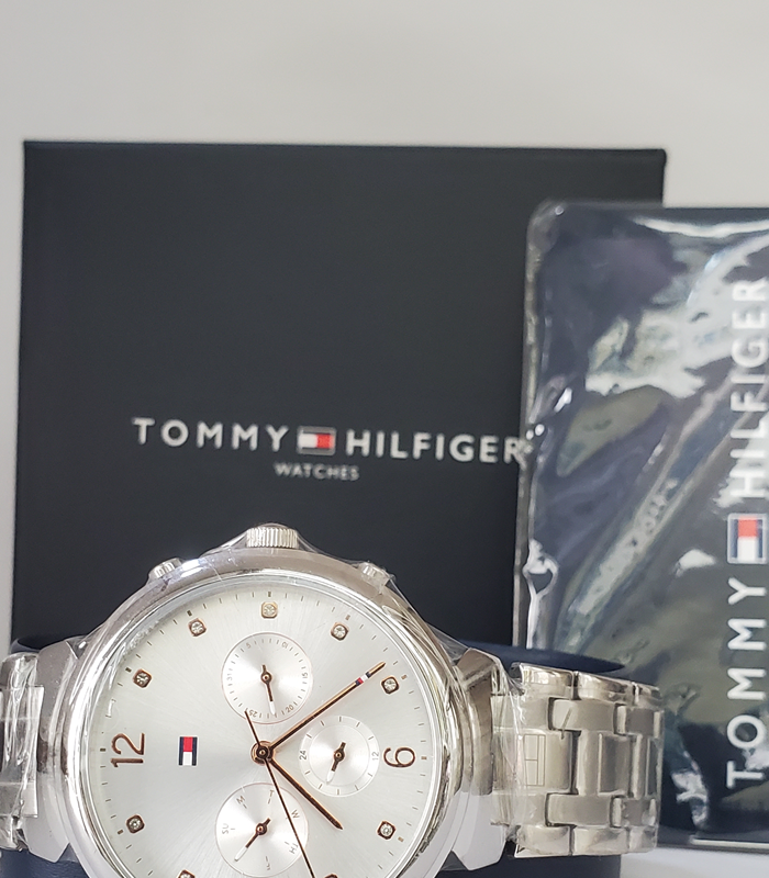 TOMMY HILFIGER SILVER CHAIN WATCH