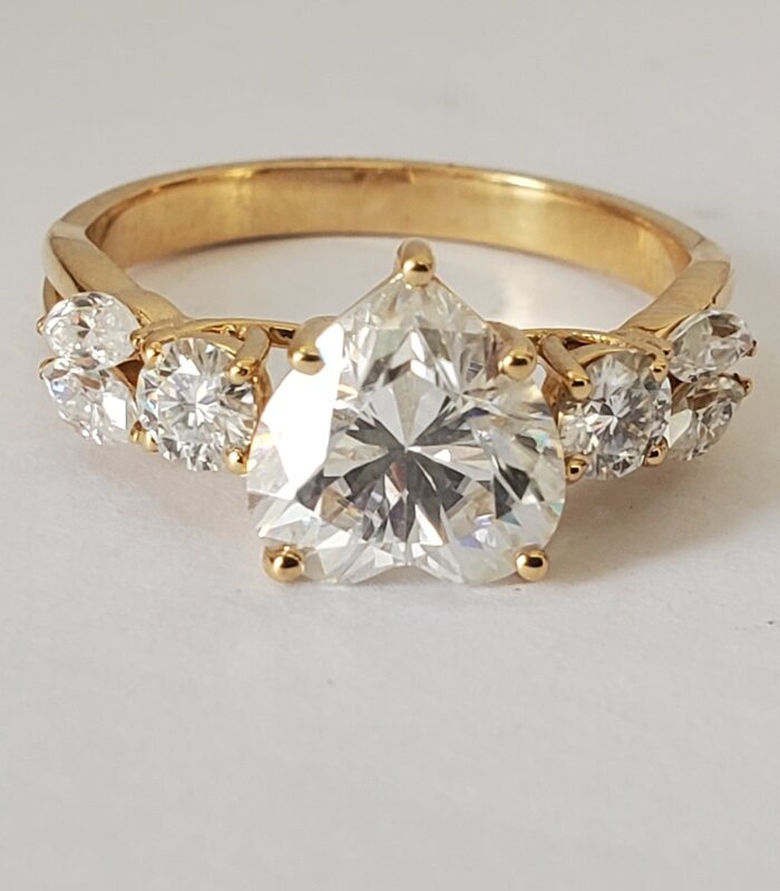 HEART CUT VVS1 MOISSANITE 18KT GOLD ENGAGEMENT RING