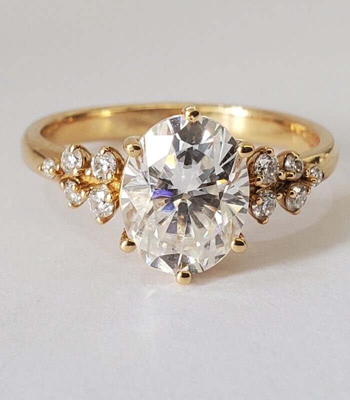 OVAL CLUSTER VVS1 MOISANITE 18KT YELLOW GOLD