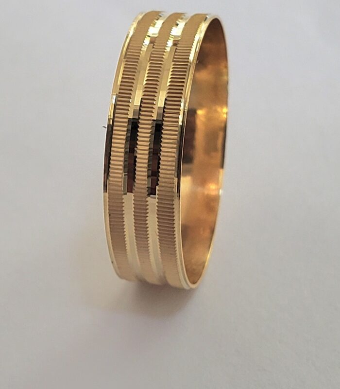 6MM GRID LINES 18KT YELLOW GOLD BAND