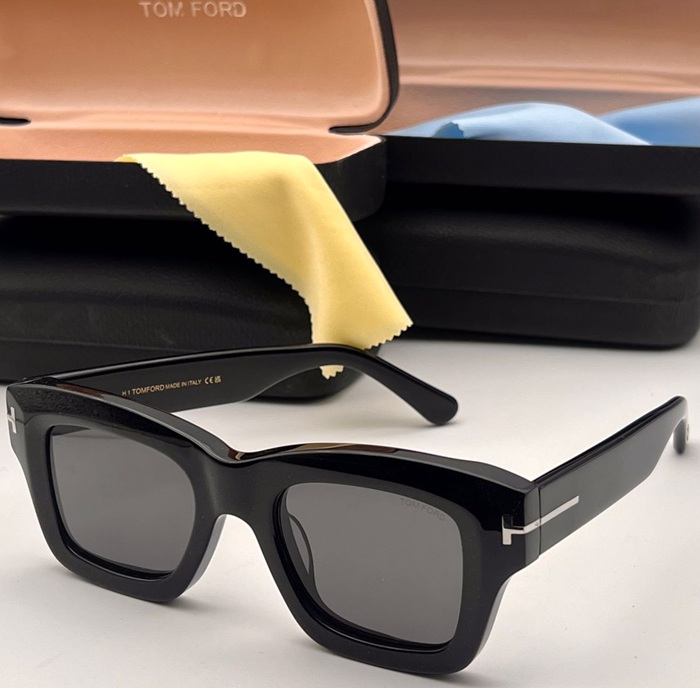 TOM FORD RHETT SHADES