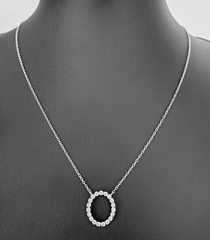 Chain with Moissanite Oval pendant 18kt gold