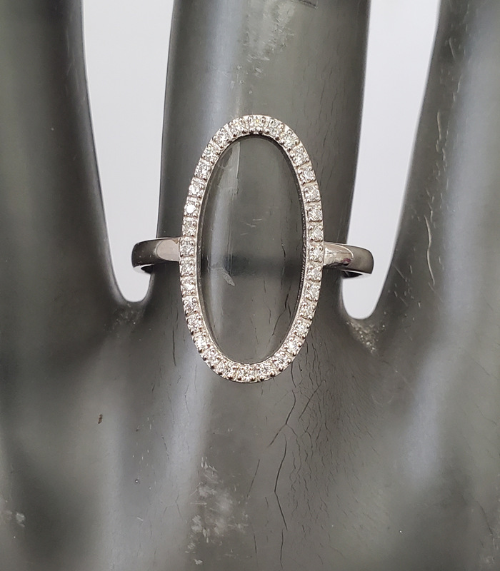 Oval Moissanite 18kt white gold fashion ring