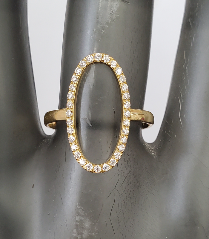 Oval Moissanite 18kt gold fashion ring