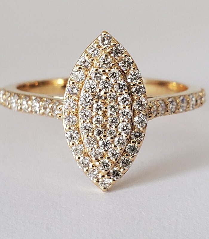 Diamond Marquise 18kt gold Engagement Ring