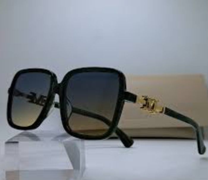 MAX MIRA OVERSIZE FRAME BLACK